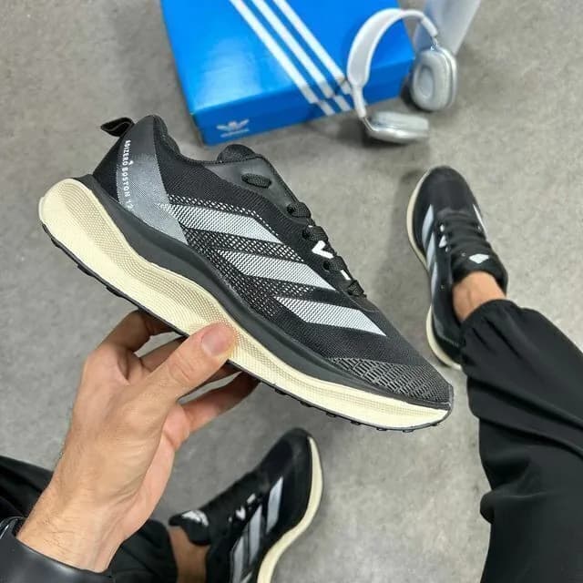 adidas Adizero Boston 12 preto, ângulo 1 de 3