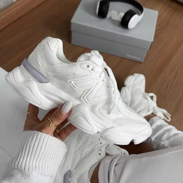 New Balance 9060 branco, ângulo 1 de 3