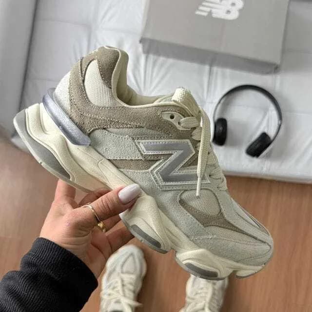 New Balance 9060 bege, ângulo 1 de 3