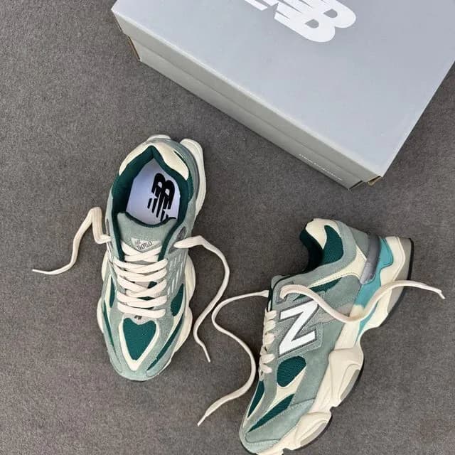 New Balance 9060 verde, ângulo 1 de 3