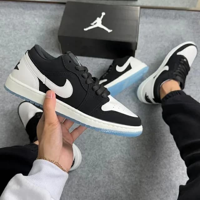 Air Jordan 1 Low, ângulo 1 de 3