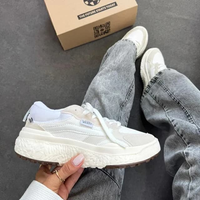 Vans Ultrarange Neo off-white, ângulo 1 de 3