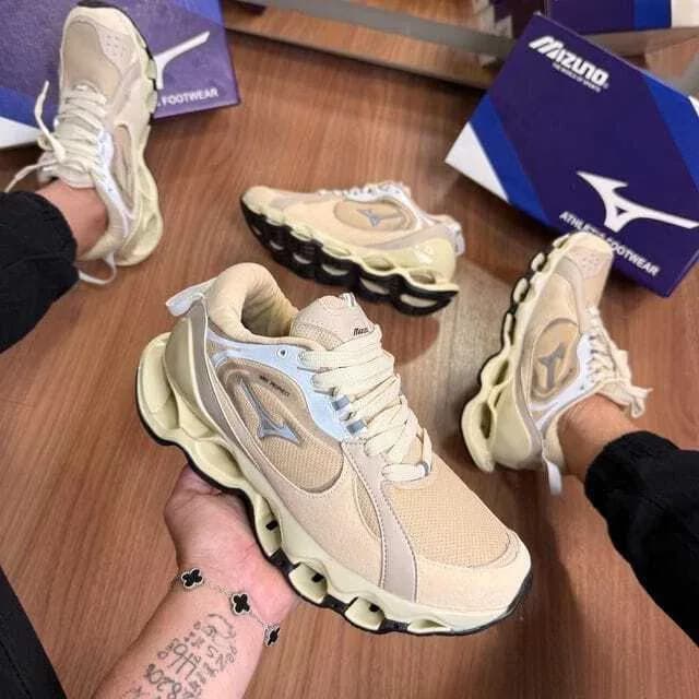 Mizuno Wave Beta 2