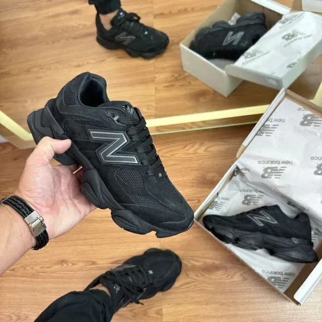 New Balance 9060 All Black