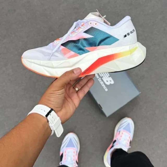 New Balance Fuelcell SC Elite V4