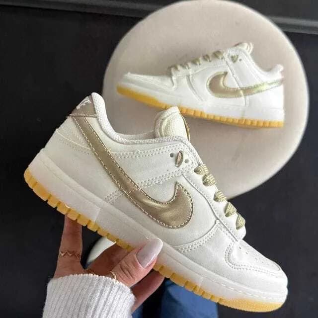 Nike Dunk off bronze metálico